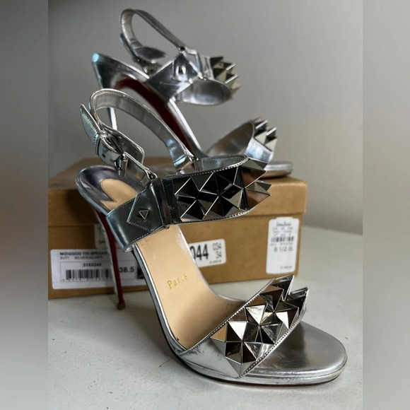 Christian Louboutin Specchio Miziggoo 120 Silver Spiked Pumps Size 38.5 w/Box - Picture 3 of 9